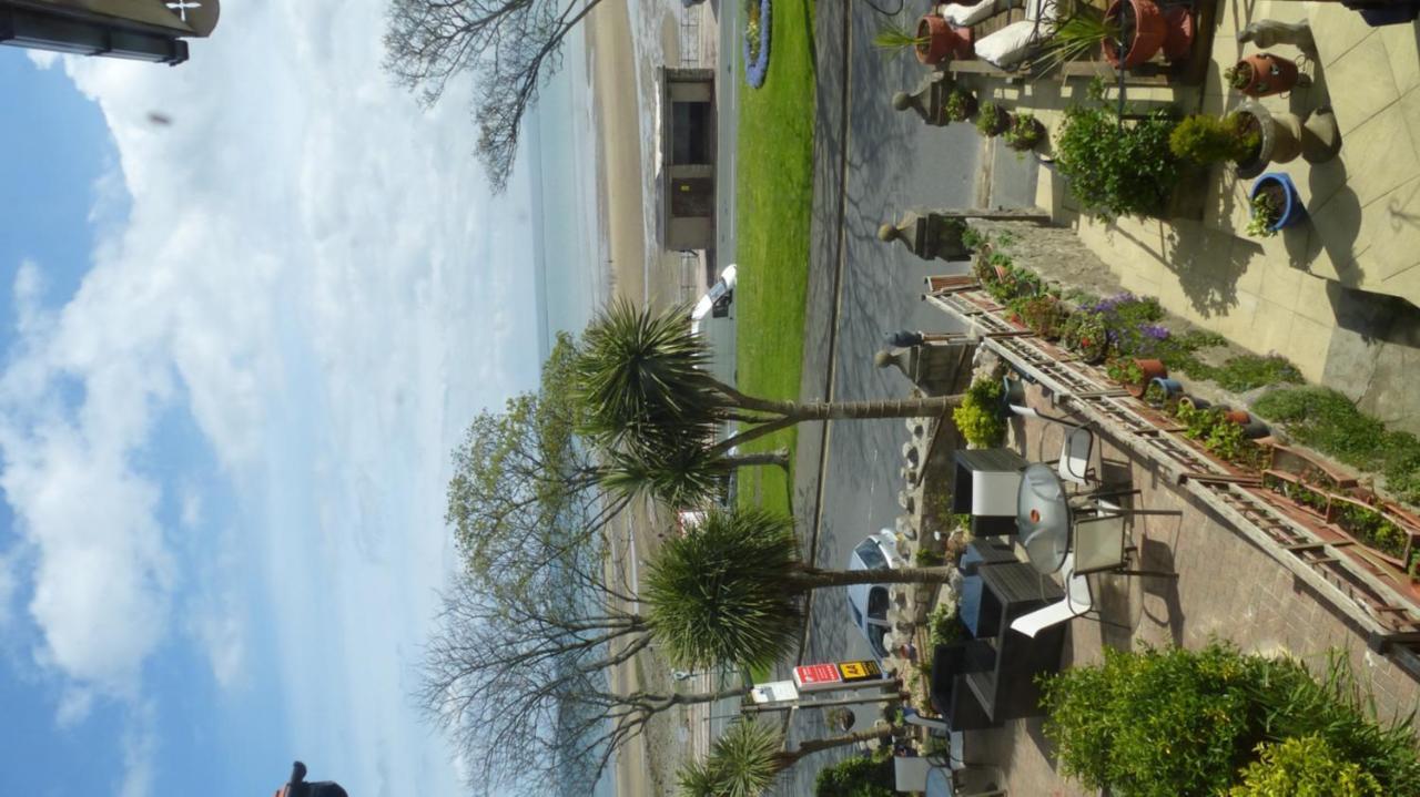 Whitehall Guest House Colwyn Bay Εξωτερικό φωτογραφία