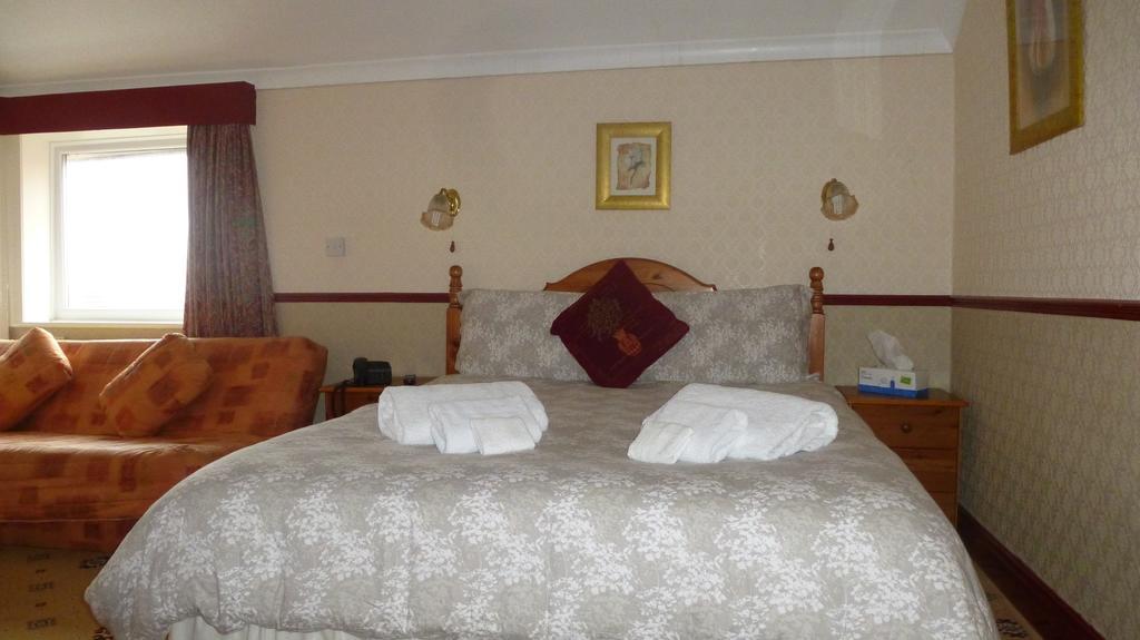 Whitehall Guest House Colwyn Bay Εξωτερικό φωτογραφία