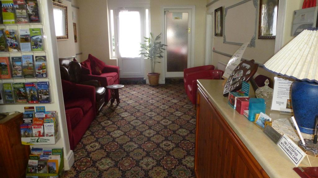 Whitehall Guest House Colwyn Bay Εξωτερικό φωτογραφία