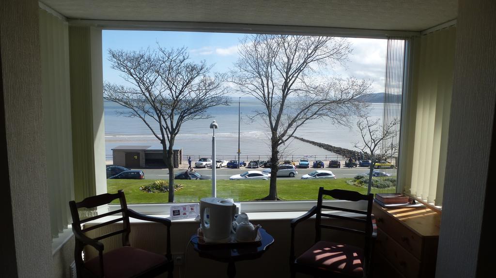 Whitehall Guest House Colwyn Bay Εξωτερικό φωτογραφία