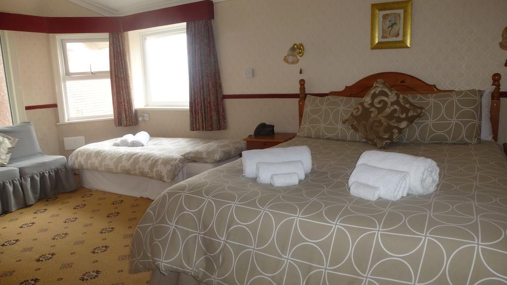 Whitehall Guest House Colwyn Bay Εξωτερικό φωτογραφία